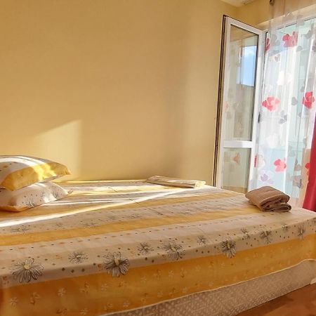 Chaika Sea Apartment Varna Exterior photo