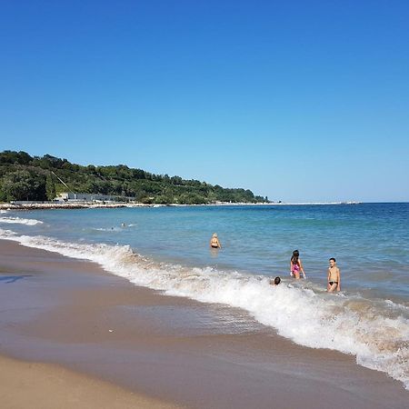 Chaika Sea Apartment Varna Exterior photo